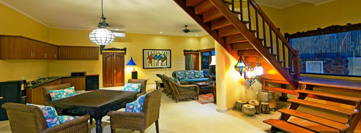 1081/Four On Drupadi - Seminyak 08.jpg